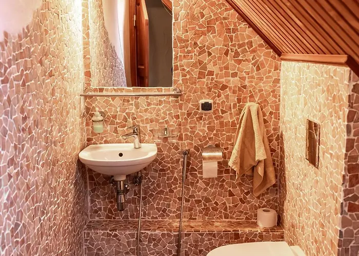 Krapi Konukevi Treimani